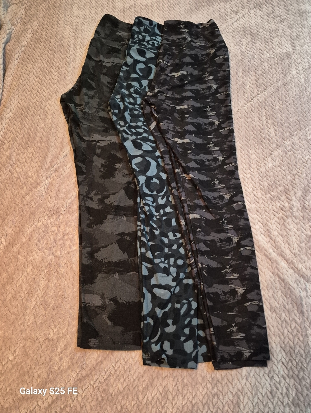 3-Pack Full Length Camo Leggings, Black, Blue & Gray, L/XL, EUC - Picture 2 of 13